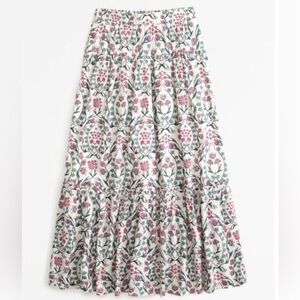 NWOT Abercrombie and Fitch Poplin Tiered Maxi Skirt - Cream Floral Pattern